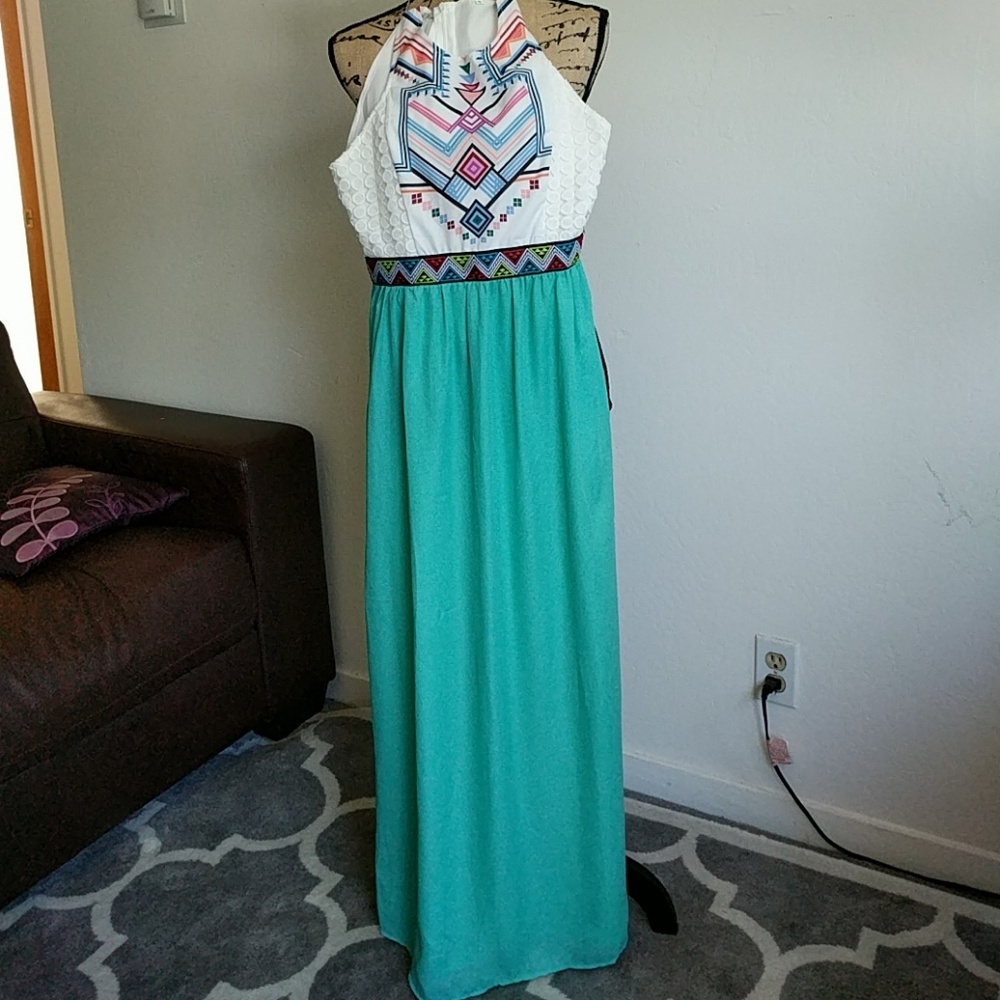 NWOT Tribal Print White & Teal Maxi